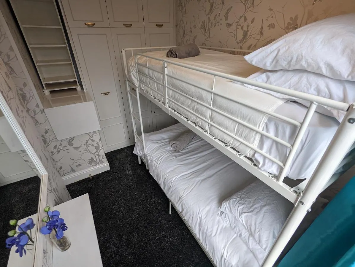 Holiday home Moon Holiday Townhouse Free Parkingprivate Garden Blackpool United Kingdom