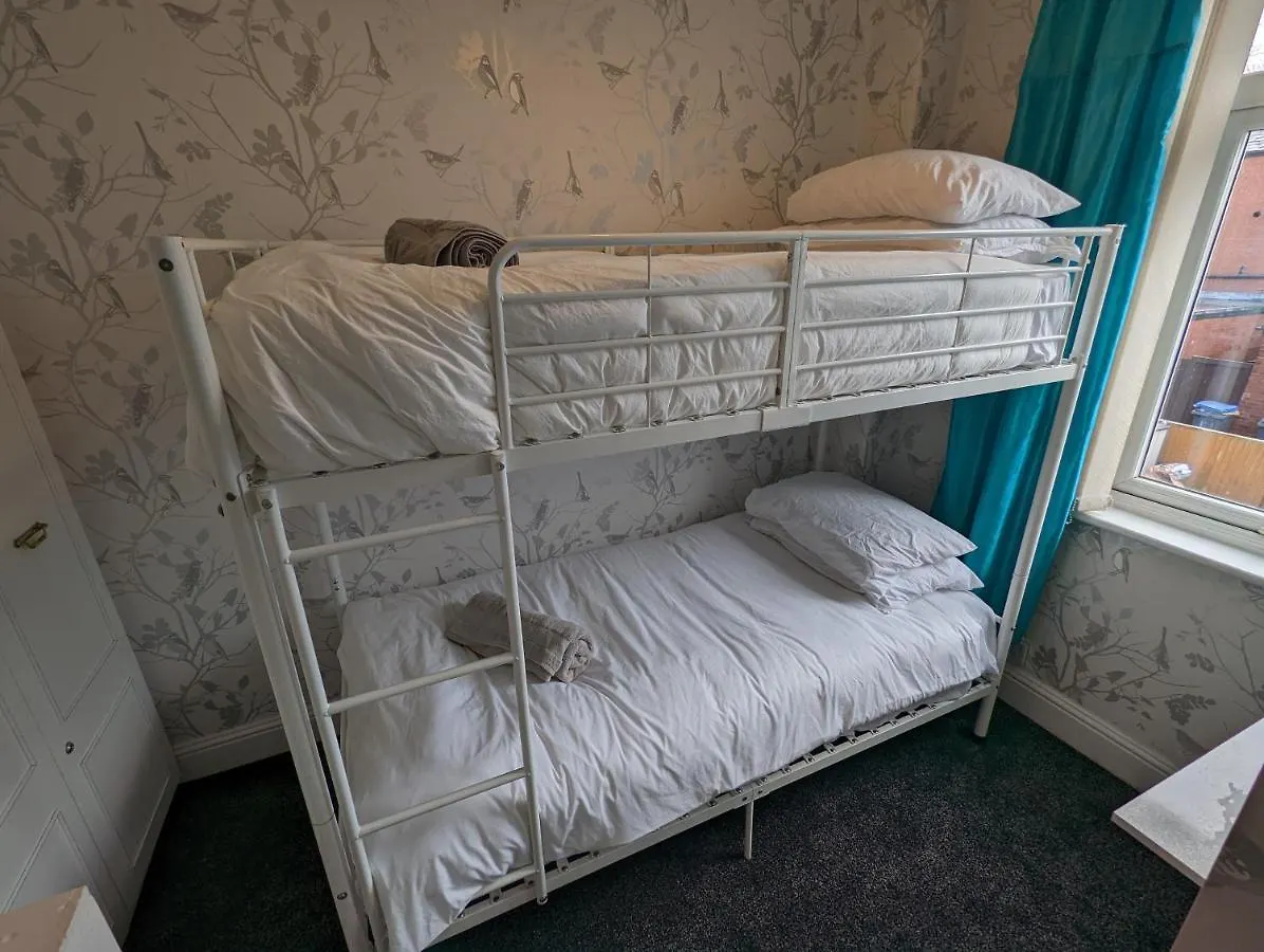 Moon Holiday Townhouse Free Parkingprivate Garden Blackpool