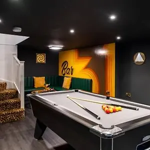 Ultimate Glam, Vintage Pad. Cool 70s Bar. , Bournemouth United Kingdom