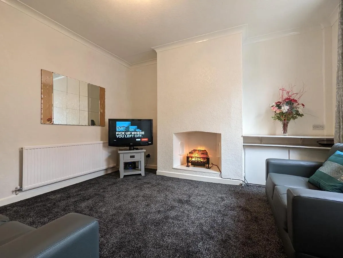 Moon Holiday Townhouse Free Parkingprivate Garden Blackpool Velká Británie