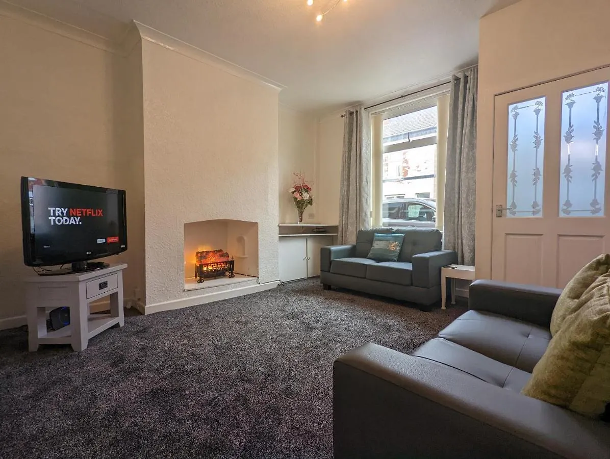 Moon Holiday Townhouse Free Parkingprivate Garden Blackpool 0*,  Velká Británie