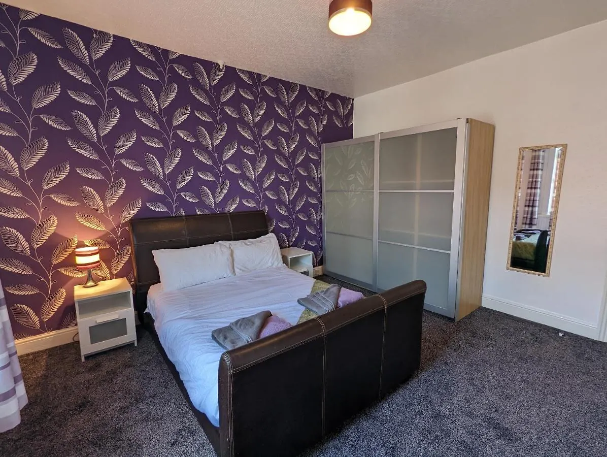 Moon Holiday Townhouse Free Parkingprivate Garden Blackpool 0*,